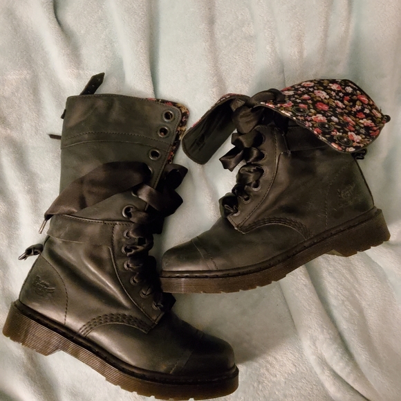 Dr. Martens Shoes - Dr. Martens Triumph Boot